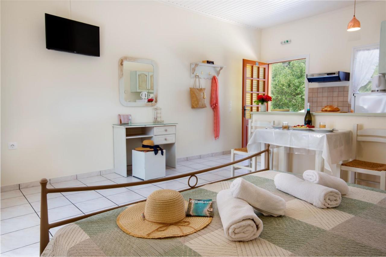 Lákka Livadi Studios With Pool מראה חיצוני תמונה