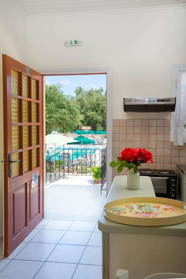 Lákka Livadi Studios With Pool מראה חיצוני תמונה
